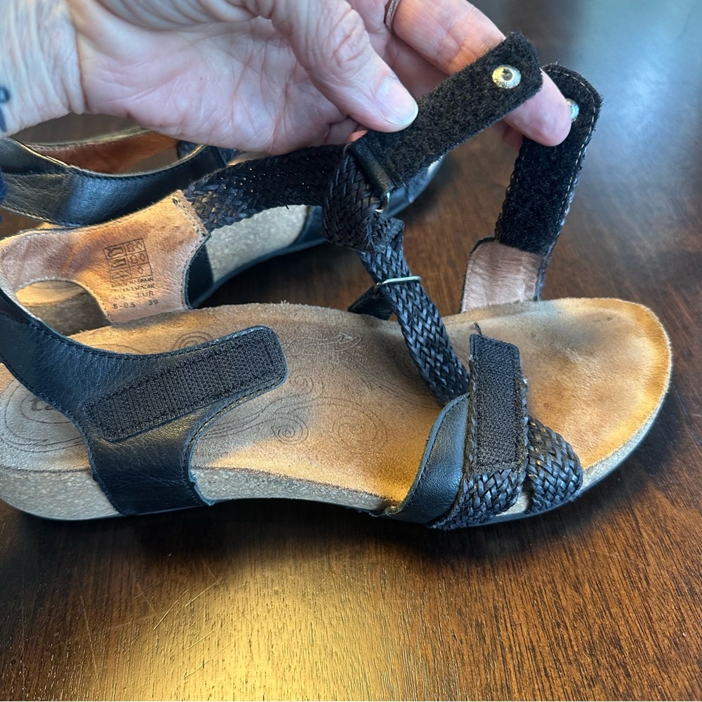 Taos Trulie Comfort Wedge Braided Strap Sandals Black 8 - Picture 7 of 9